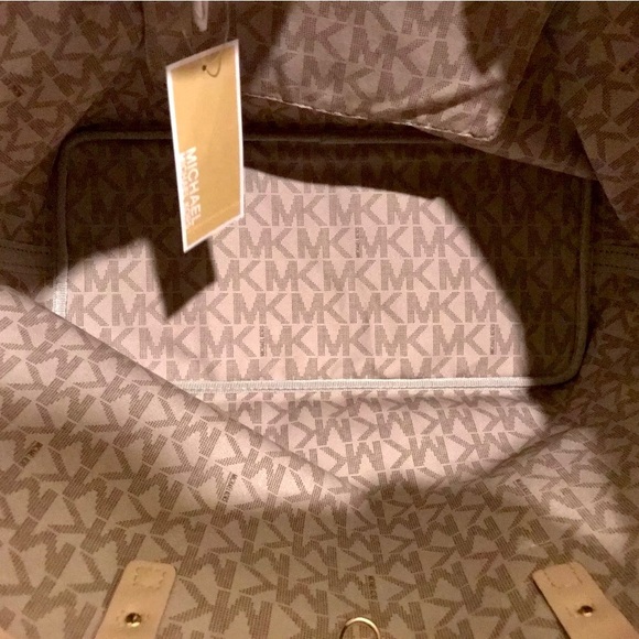 Michael Kors Signature Jet Set Travel Brown Tote - Picture 6 of 8